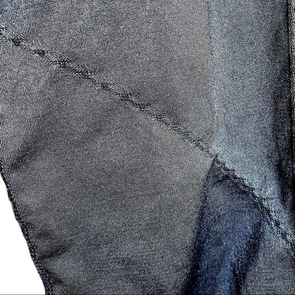 FABLETICS High Waist Seamless Dot Capri Leggings, Size Small - Picture 7 of 12